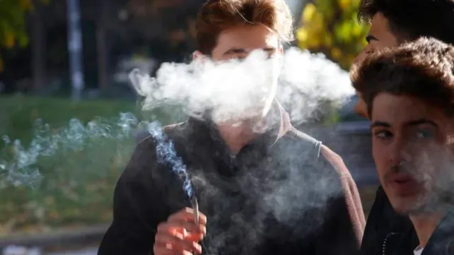 Reino Unido prohíbe el tabaco a los nacidos después de 2009