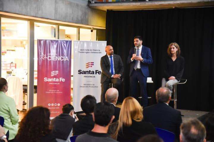 Pullaro anunció fuerte inversión en desarrollo tecnológico