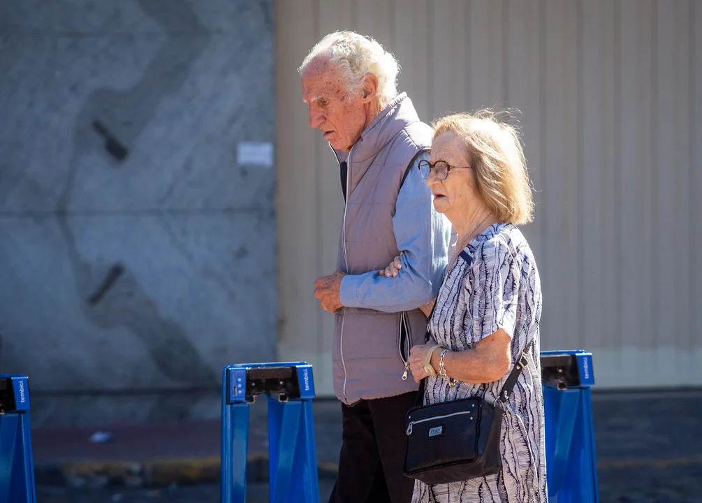 Proponen elevar la edad jubilatoria a 68 años para hombres y mujeres