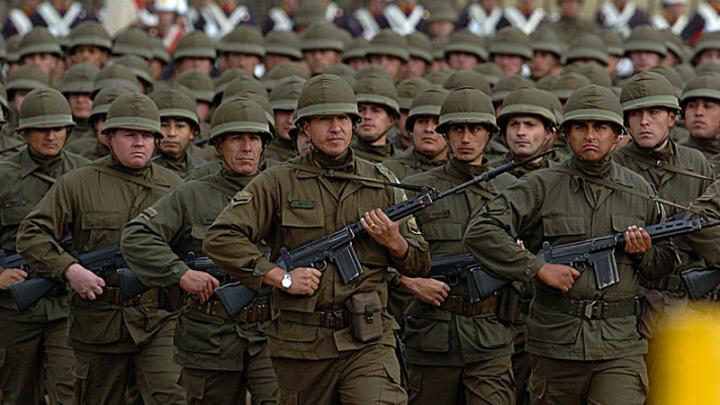 Las Fuerzas Armadas vuelven a salir a las calles