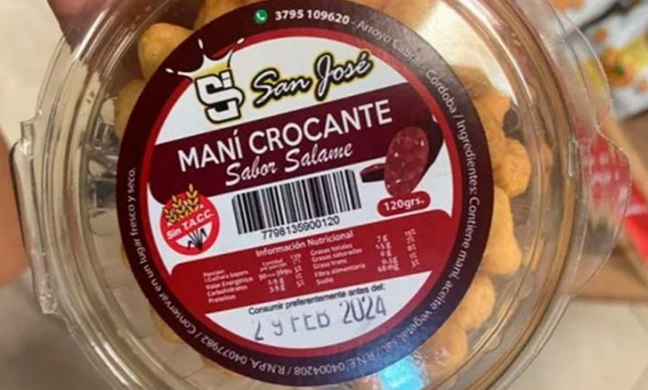 Prohíben el consumo de palitos salados, maníes y tabla de picadas