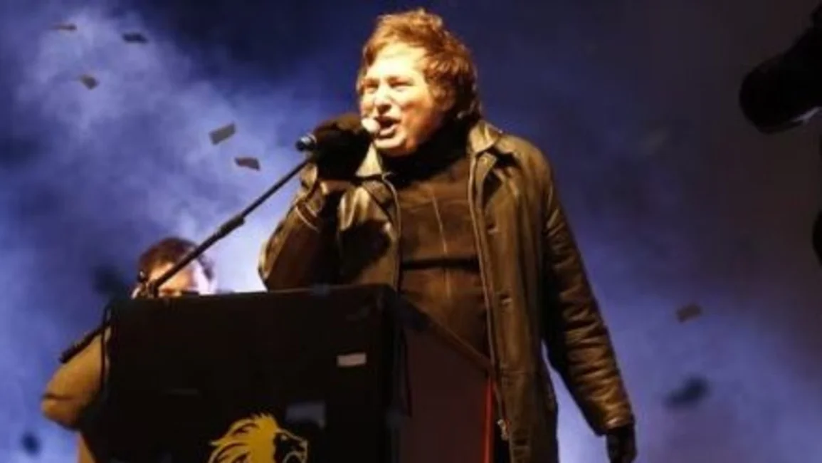 Milei al estilo rockstar: dará un show musical en el Luna Park