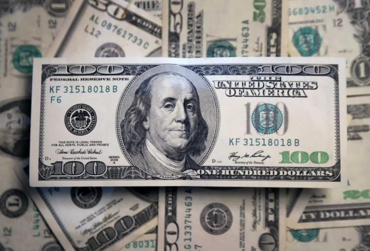 El dólar blue imparable: cerró a $1230