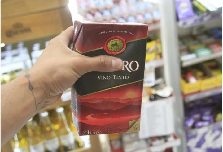 Se derrumbó la venta de vino en tetra y de espumantes