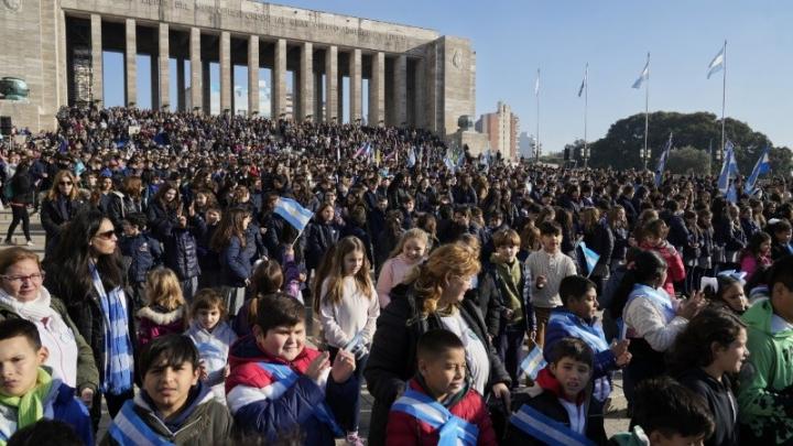 25000 alumnos de todo el país prometerán lealtad a la bandera