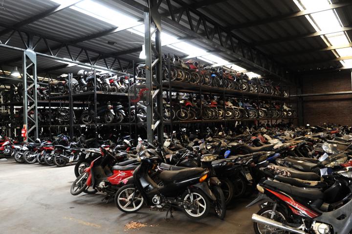 Compactan 241 vehiculos nunca reclamados por sus dueños