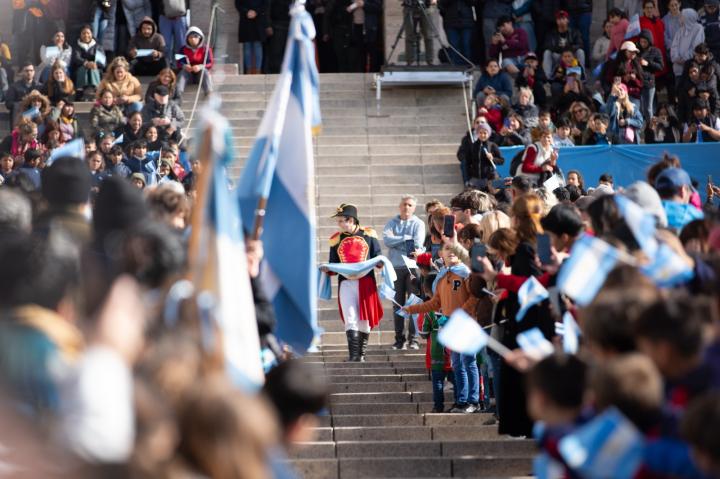 3000 alumnos de todo el país prometieron lealtad a la bandera