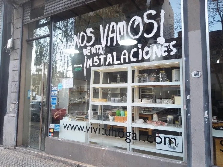 Cerraron 12 históricos outlets de primeras marcas en Villa Crespo