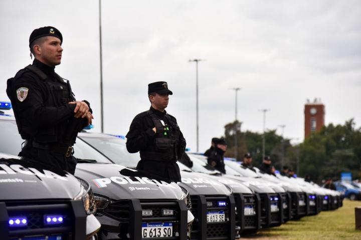 Policía equipada: Santa Fe incorporó otros 940 patrulleros y 500 motos enduro
