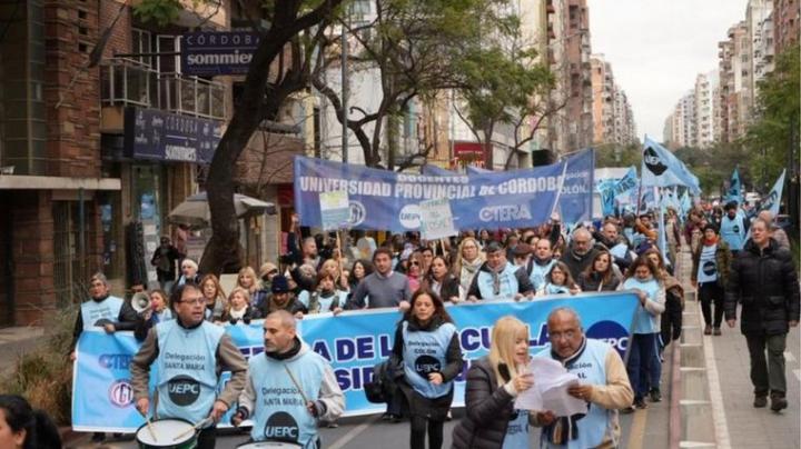 Córdoba: gobierno y maestros se enfrentan y no acuerdan
