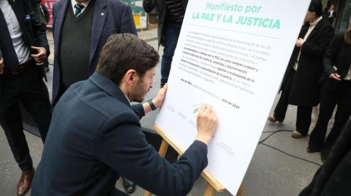 Pullaro participó del acto por los 30 años del atentado a la AMIA