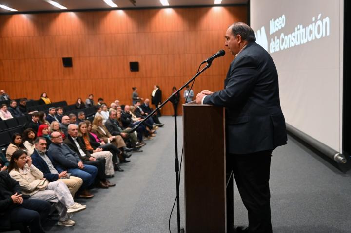 Poletti decidido a posicionar empresas locales con el exterior
