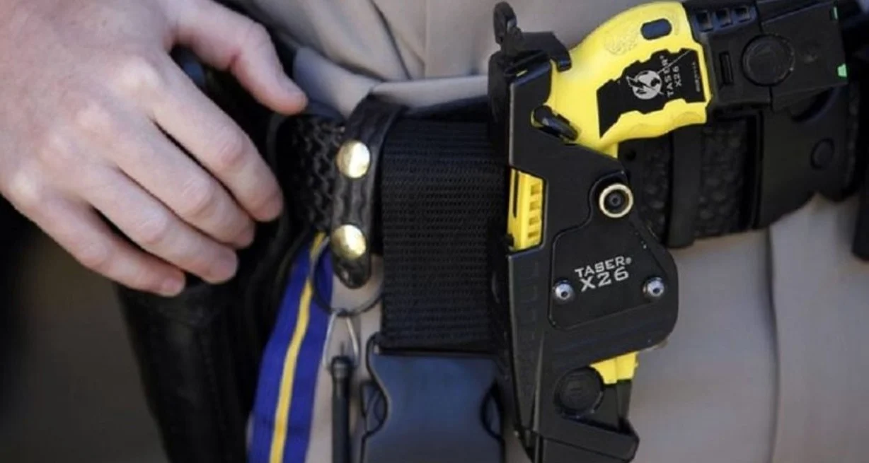 La policía de Santa Fe estará equipada con pistolas Taser