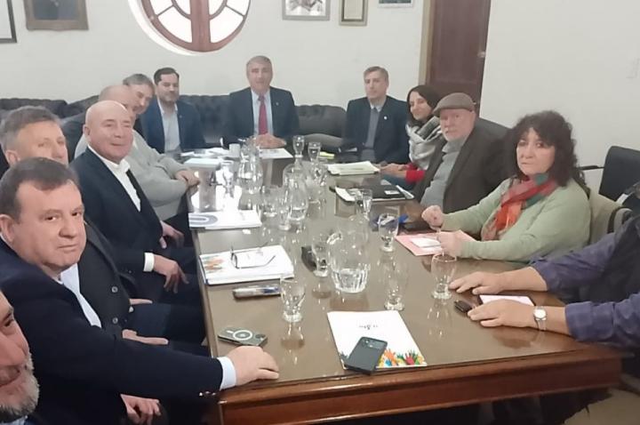 Santa Fe abrió el Tesoro: 9,95% de aumento a estatales