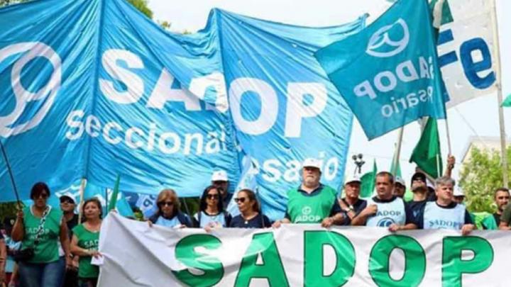 Los maestros privados, de acuerdo con la oferta salarial