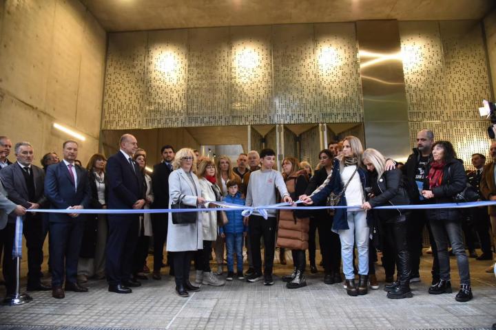 El gobernador inauguró el Memorial Salta 2141 en Rosario