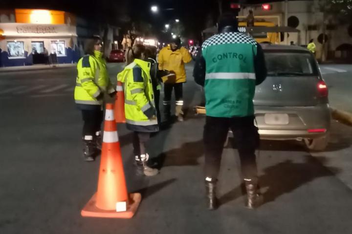 Retienen 15 autos por alcoholemia en operativos de control