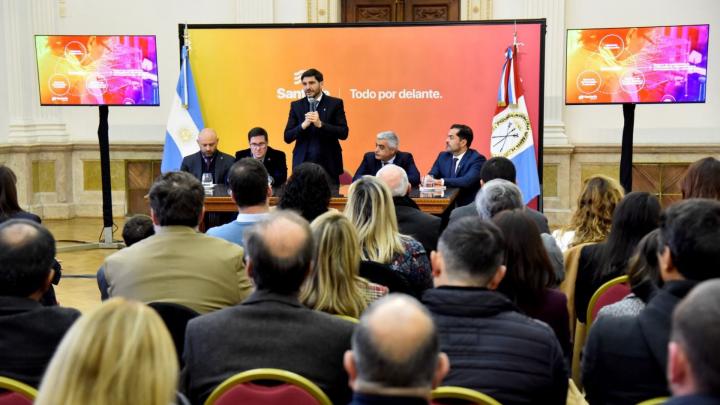 Pullaro habló de “acercar la educación al sistema productivo”