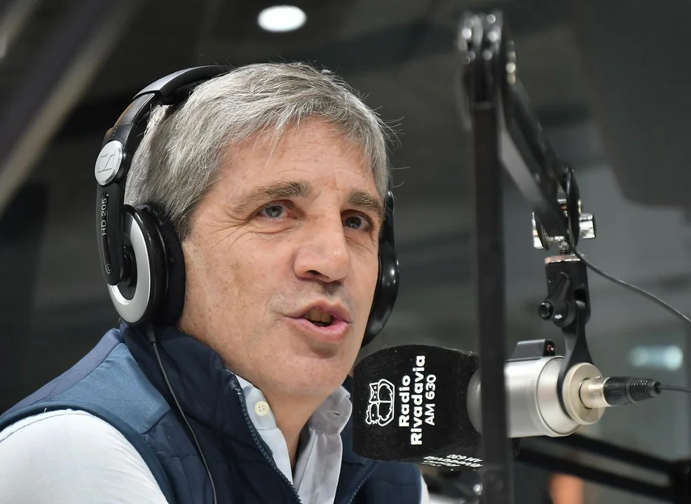 Caputo optimista: “Van a pasar meses para que la mejora se sienta en la calle”