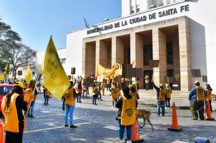 Municipales de Santa Fe logran aumento salarial del 17%