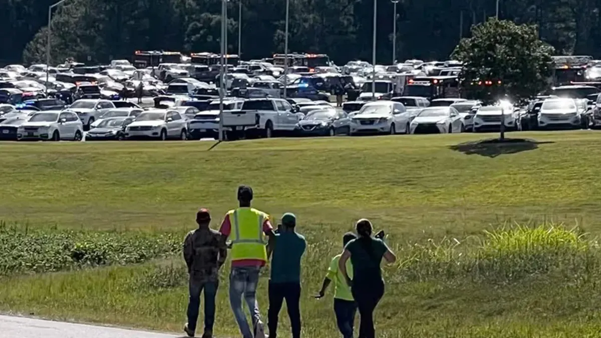 EE.UU.: 4 muertos y 30 heridos tras un tiroteo en una escuela 