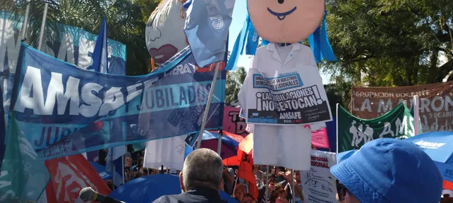 Maestros resisten la ley jubilatoria y paran otra vez