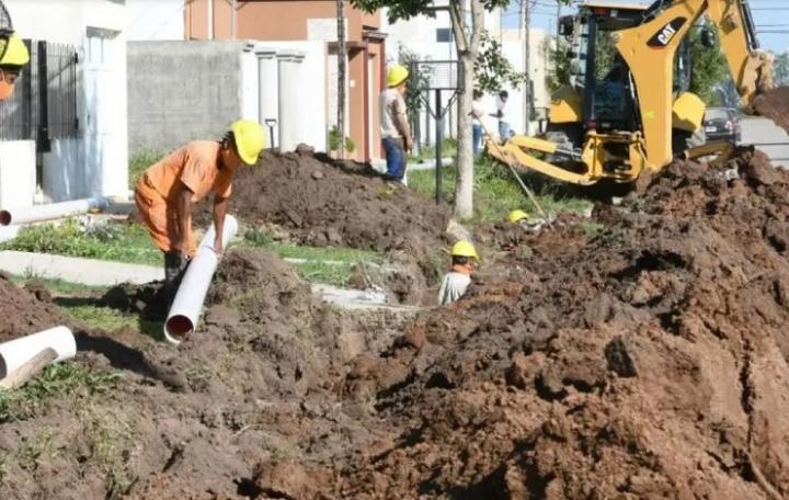 Reconquista: 10000 vecinos tendrán mejoras en obras de agua y cloacas