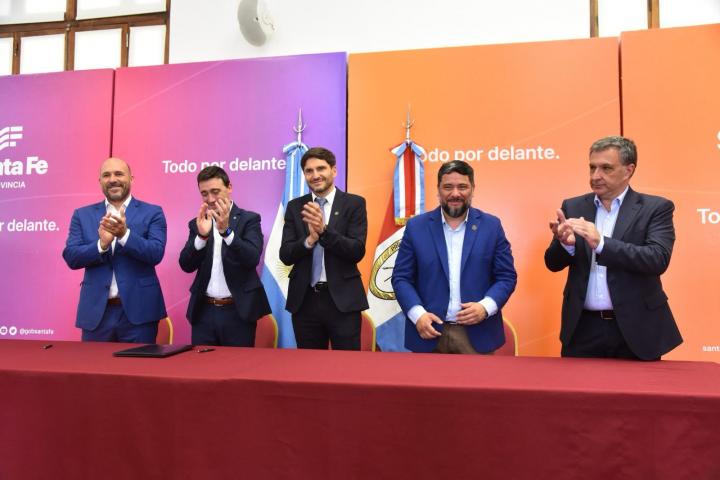 Pullaro autorizó a los clubes a celebrar casamientos en sus estadios