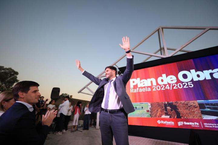 Pullaro anunció USD1.000 millones en obra pública para 2025