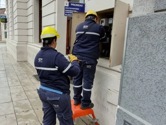 Pullaro le pone fin a los puestos hereditarios en la EPE