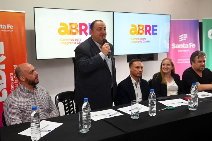 Poletti destacó la millonaria inversión para un barrio de Santa Fe