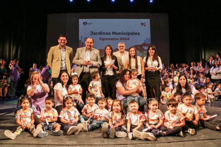 Jardines Municipales: 650 niñas y niños egresaron de las salas de 3 años