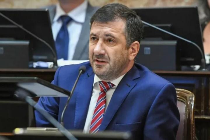 Detienen a un senador en Paraguay: viajaba con más de USD200.000