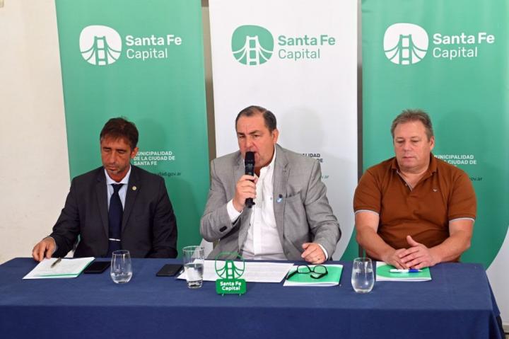 Santa Fe: compran motoniveladoras y retroexcavadoras