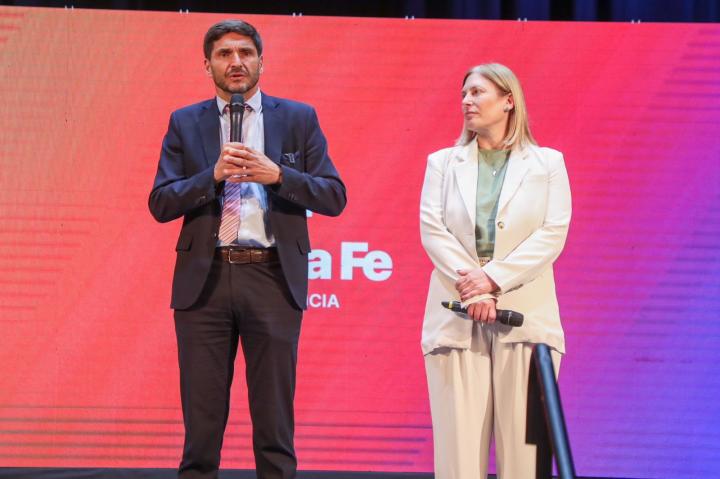 Para Pullaro, “Santa Fe está preparada como nunca para enfrentar al dengue”