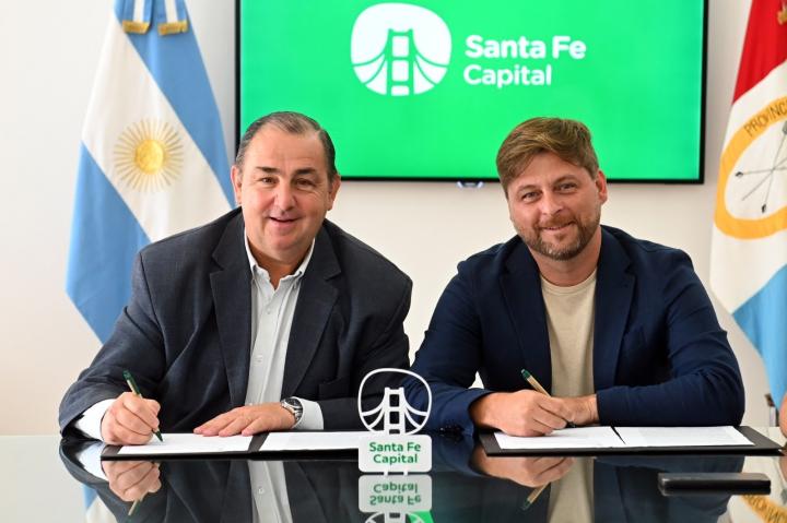 Poletti rubricó el acuerdo número 16 de Padrinazgo