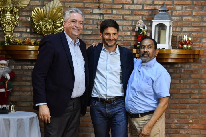 Pullaro reunió al padre Ignacio para un mensaje de fin de año
