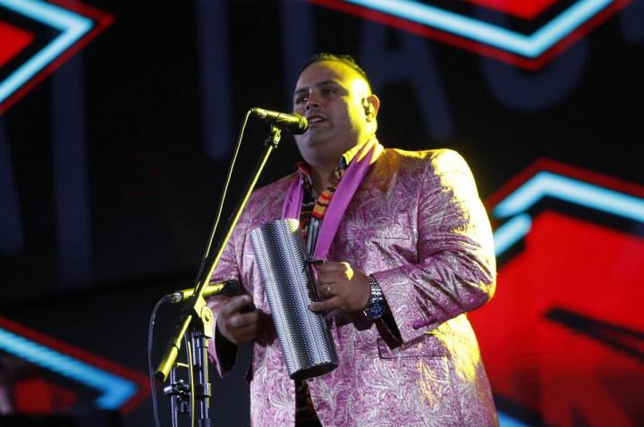 Así suenan Los Palmeras con la voz de Pablo López