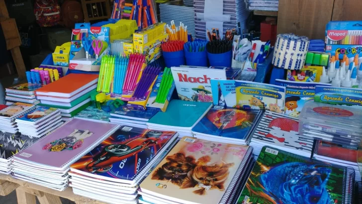 Santa Fe presentó una canasta escolar a 25000 pesos