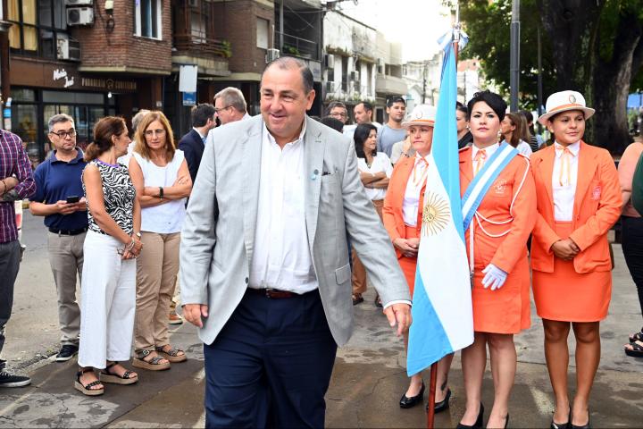 Conmemoran el primer izamiento de la Bandera Argentina