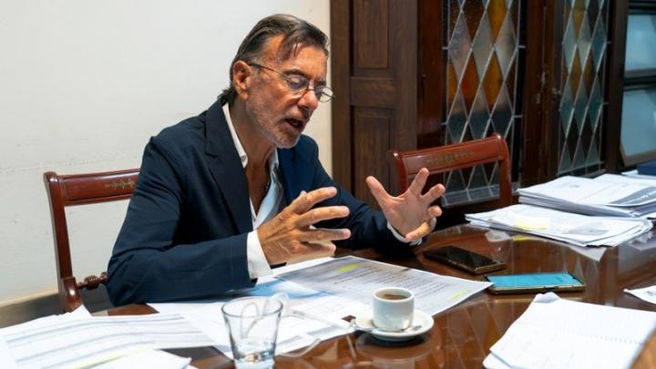 Erbetta: “Estamos asistiendo al funeral de la democracia”