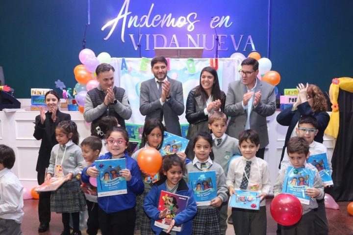 Plan de Alfabetización Raíz: libros para todas y todos