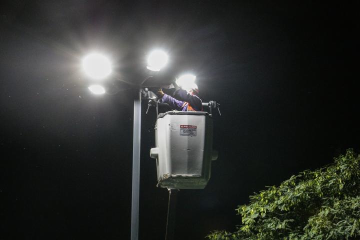 El municipo avanza con la iluminación de otros 13 barrios