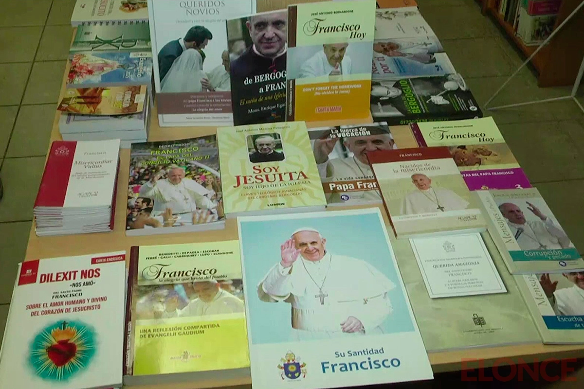 Se agotaron las estampitas del papa Francisco en Paraná