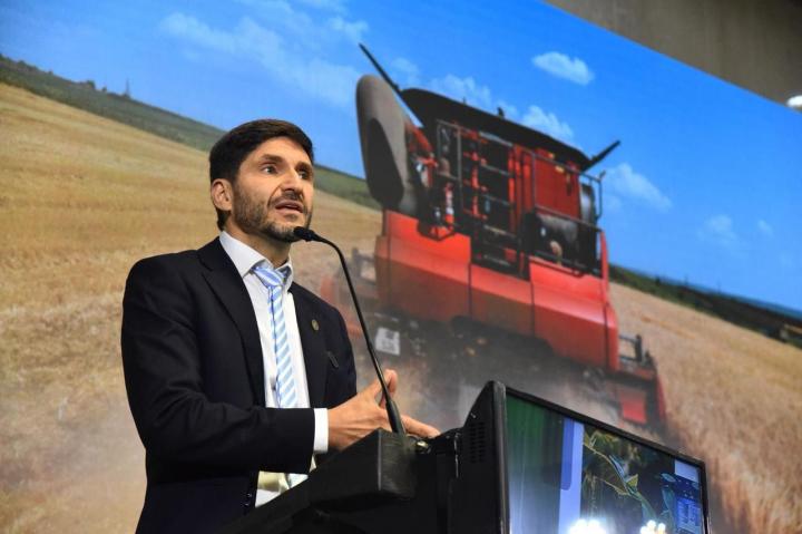 Pullaro pidió otra vez eliminar las “malditas retenciones”