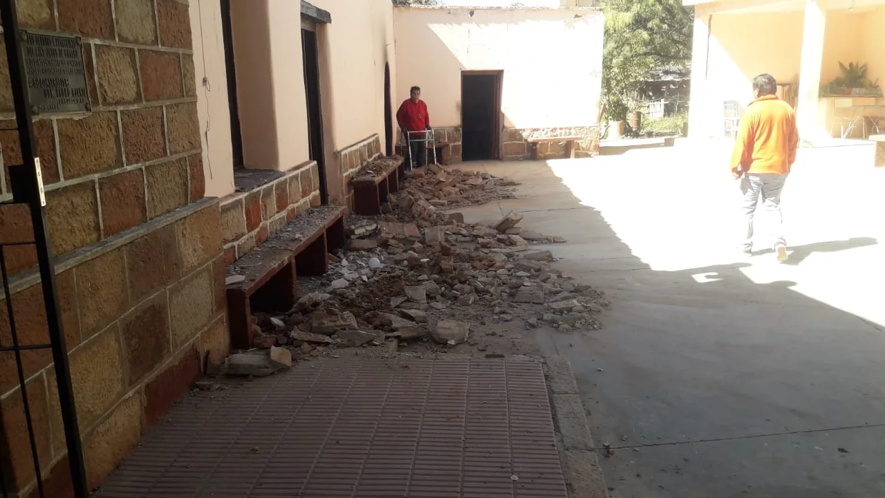 Sismo en La Rioja: derrumbes en una parroquia, viviendas y un cerro