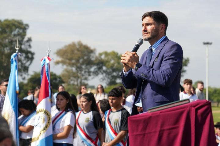 Pullaro tomó juramento de lealtad a la Constitución Nacional 