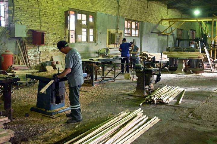 Talleres municipales: cómo es el trabajo para recuperar mobiliario urbano