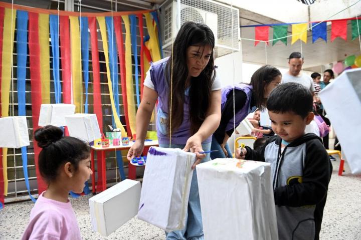 El jardín Abasto salió a la calle para festejar sus 13 años