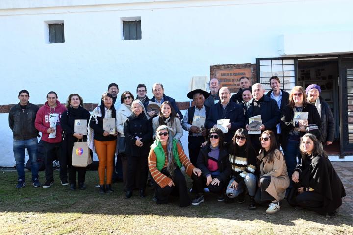 Poletti participó del aniversario de Taller de Cerámica de La Guardia